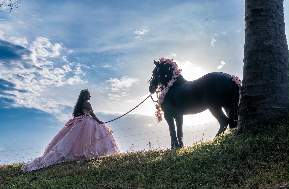 Marypaz y su caballo al atardecer